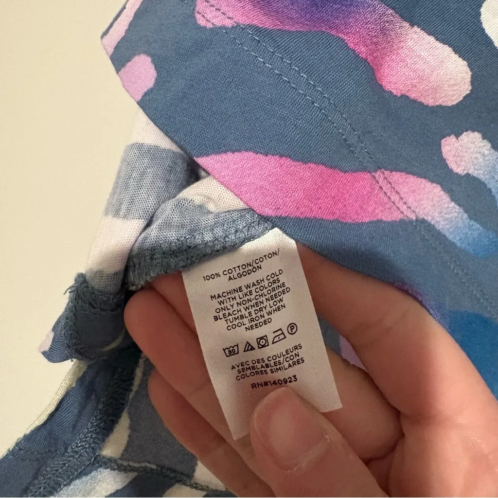 Lou & grey zebra print watercolor v neck shirt blue purple XS - Image 4