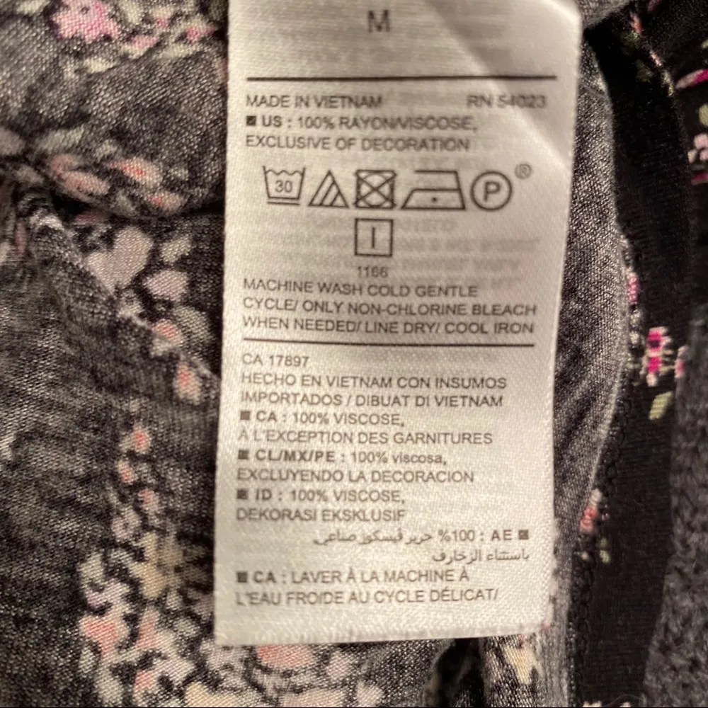 Old Navy || Black paisley floral print boho top - Image 6