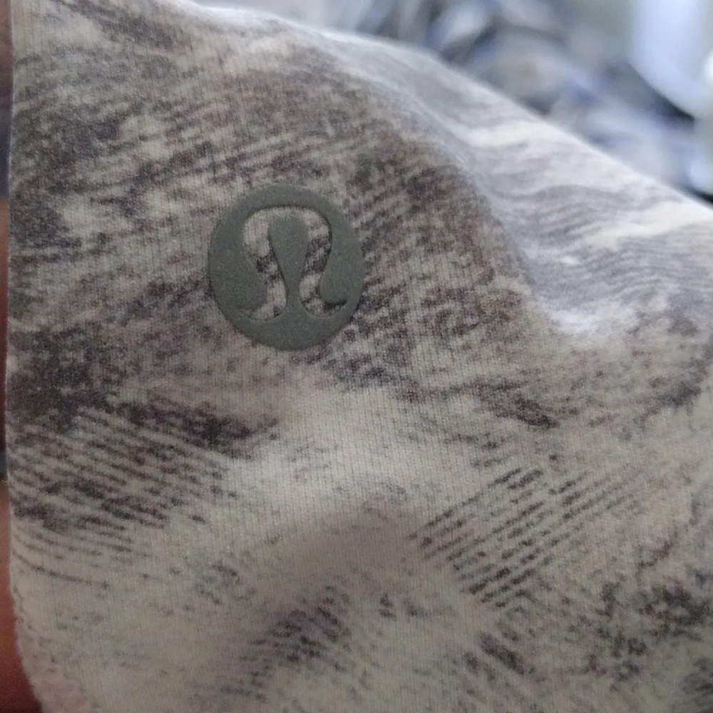 Lululemon  Pace Perfect Crop Breeze By White Light Cast - Image 5