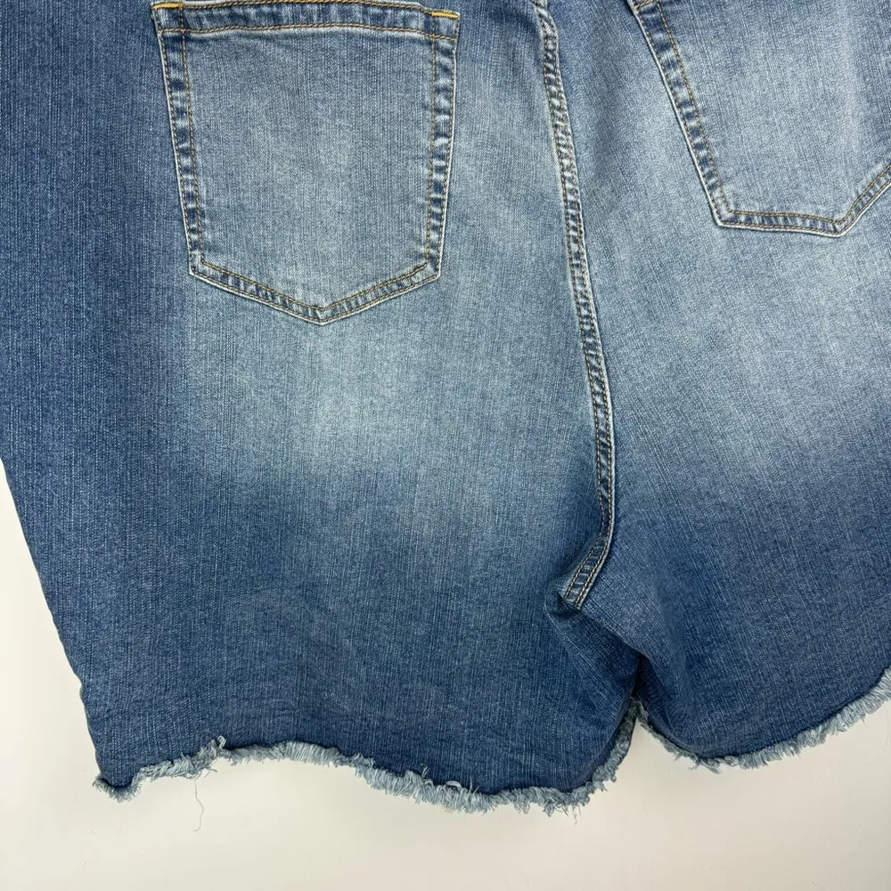 Torrid High Rise Jean Shorts Sz 28 Vintage Stretch Medium Wash Distressed - Image 12