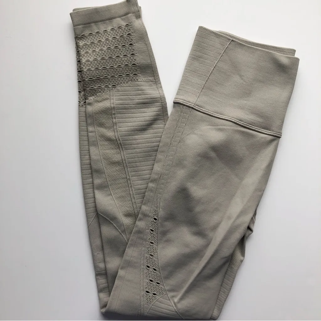 Gymshark Energy Seamless Leggings & Minimal Sports Bra Set - Image 6