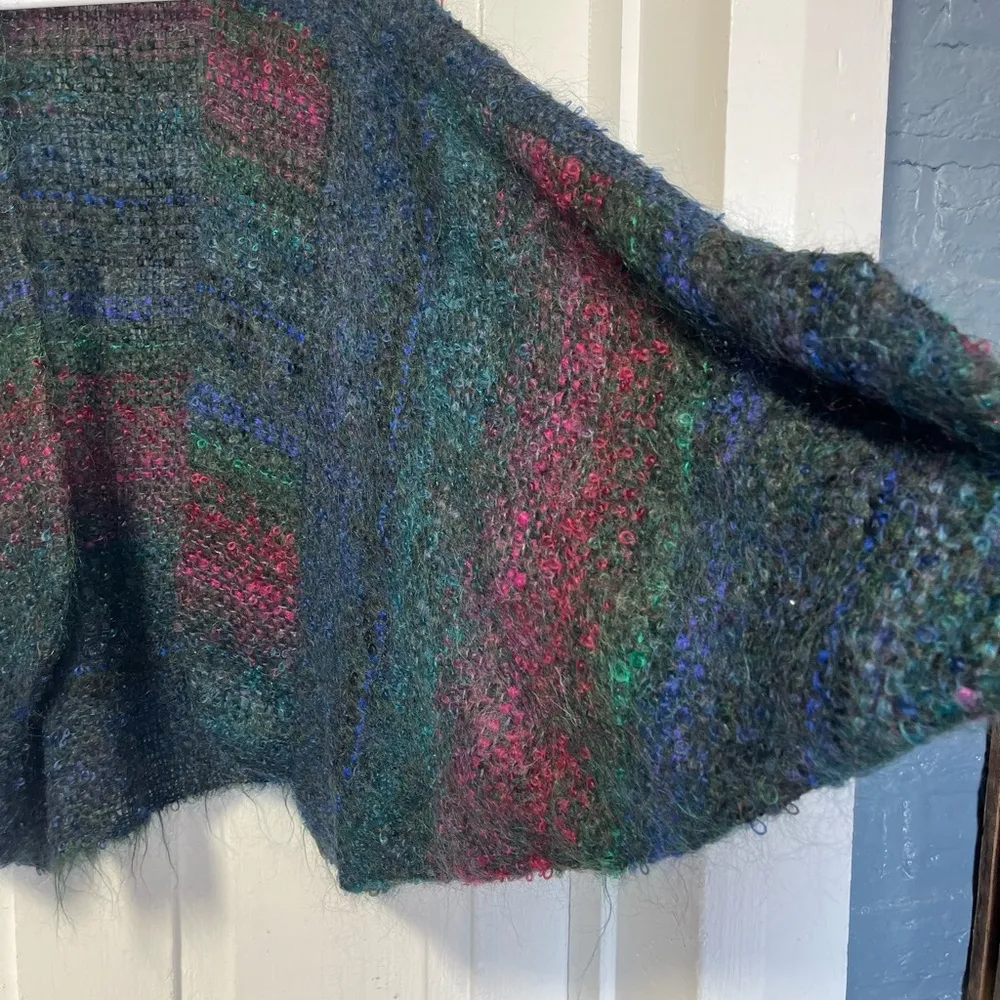 Hand knit open stitch shrug fuzzy multicolored sweater Size undefined - Image 3