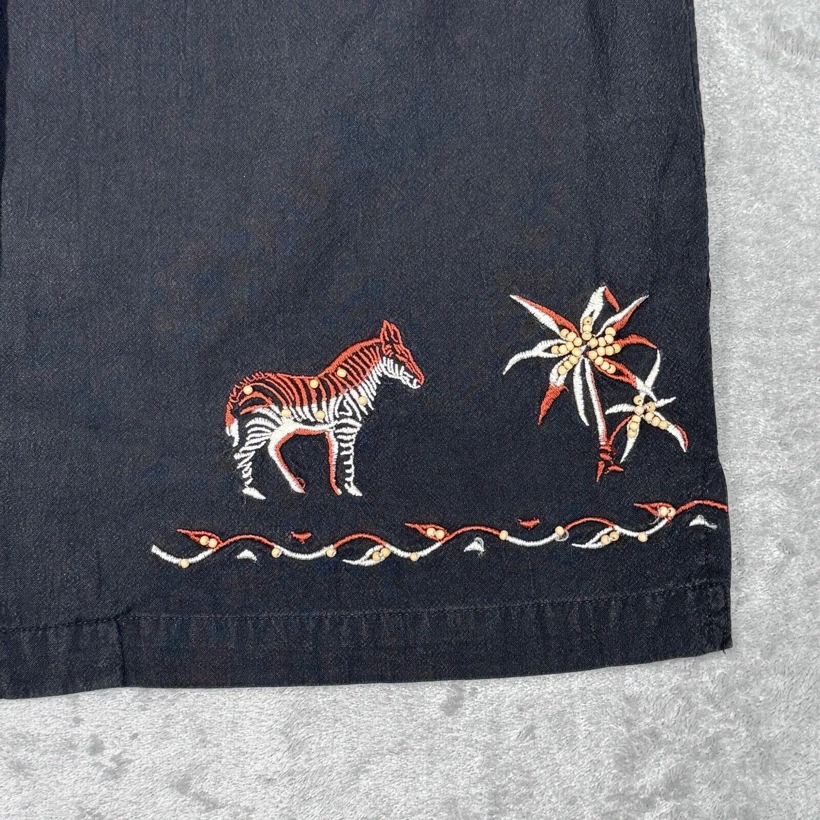 Dressbarn Shirt Womens 1X Black Tan Beaded Zebra Safari Novelty‎ Grandmacore - Image 4