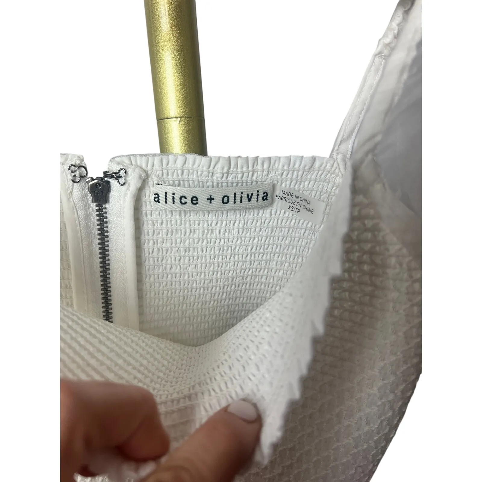 Alice + Olivia Eliana Puff-Sleeve Crop Top Sz. XS - Image 5