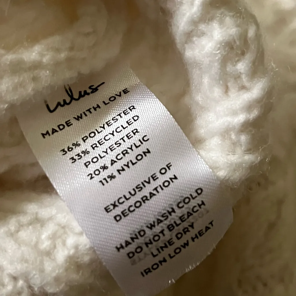 NWT Winter Wishlist Ivory Rhinestone Cable Knit Pullover Sweater size small - Image 8