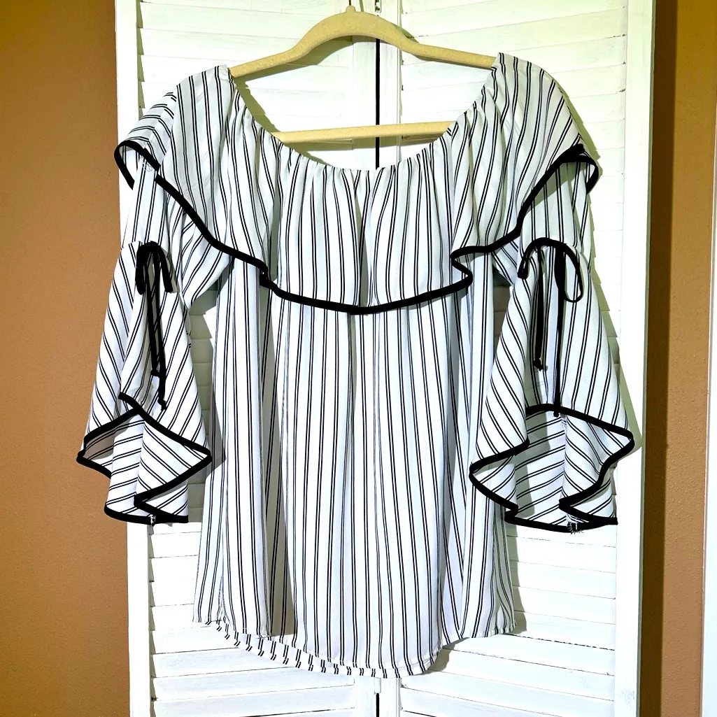Maurices Large striped off the shoulder flowy blouse ruffle & bell sleeve NWT - Image 6