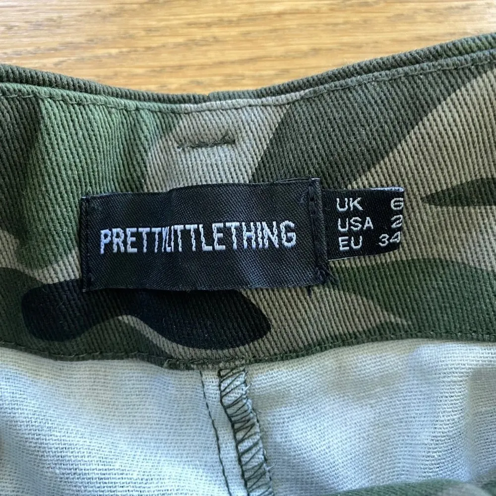 Pretty Little Thing - Khaki Camo Print Baggy Low Rise 90’s Cargo Pants in Green - Image 6
