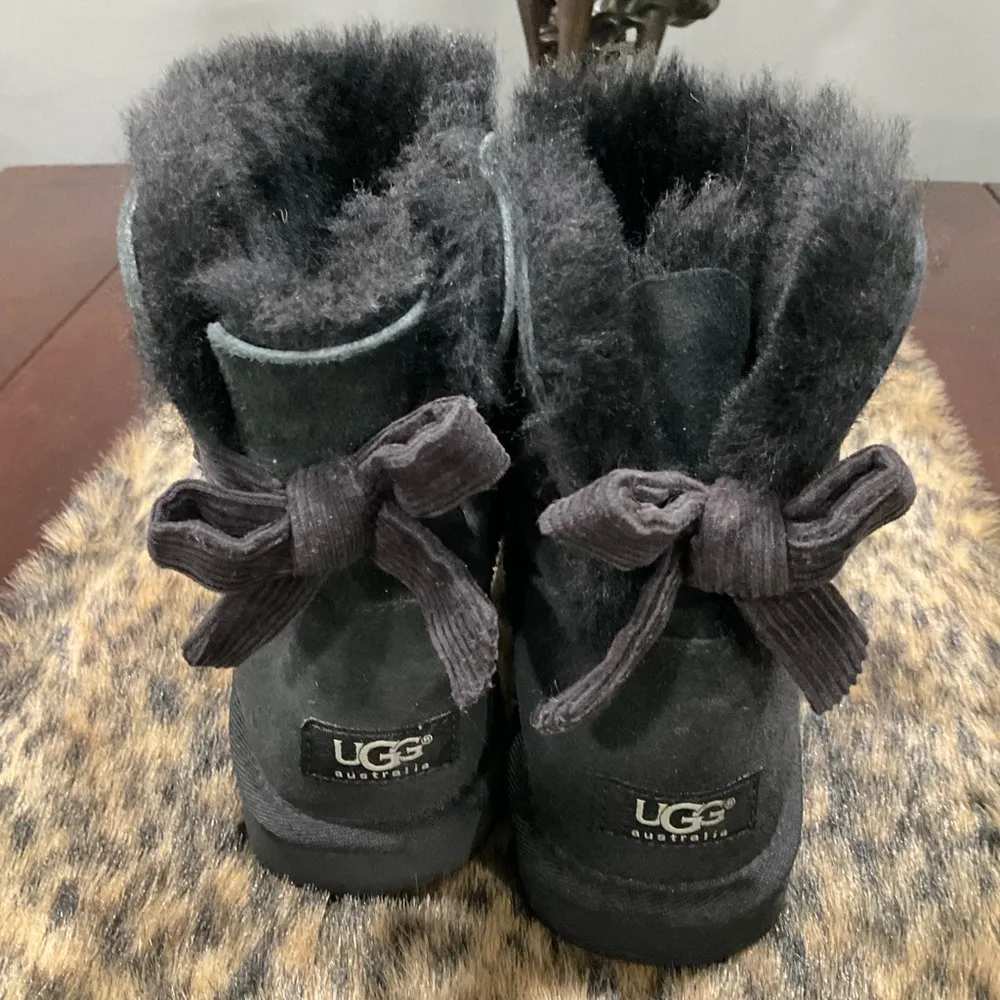 UGG CORDUROY SINGLE BOW BOOTS - Image 10