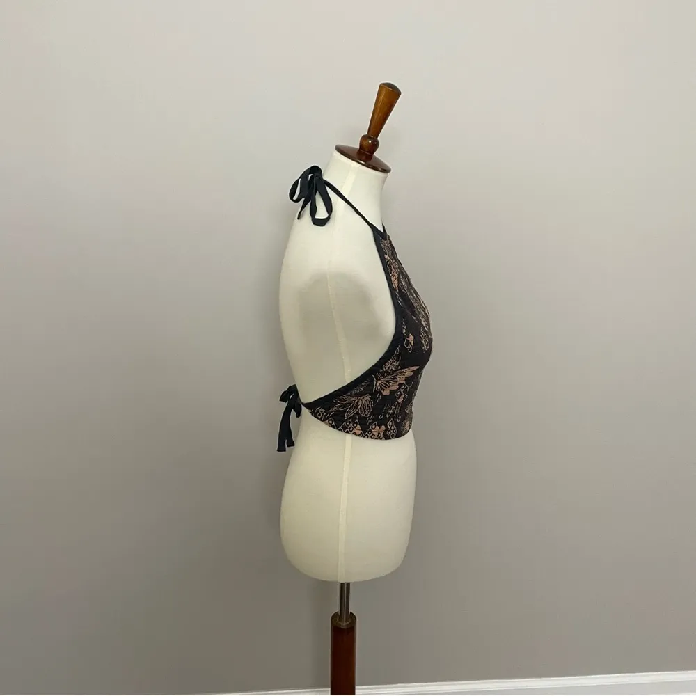 Top Halter Cropped Tie Open Back Backless Floral Print Grey Tan - Image 5