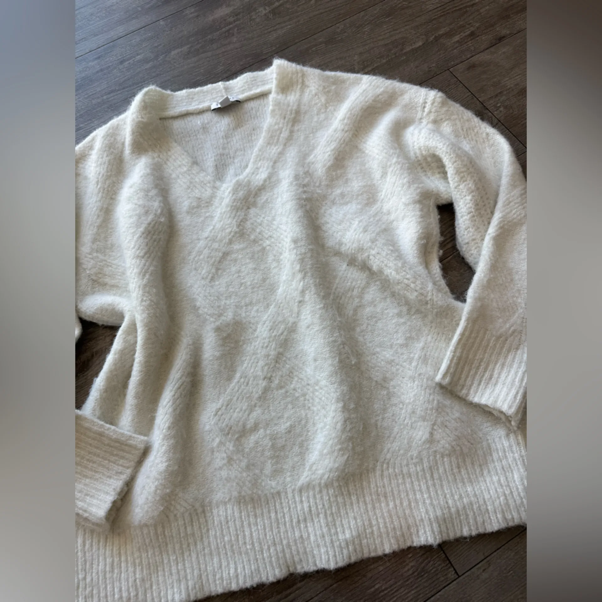 Topshop Cream Women's Crew Neck Sweater - Image 4