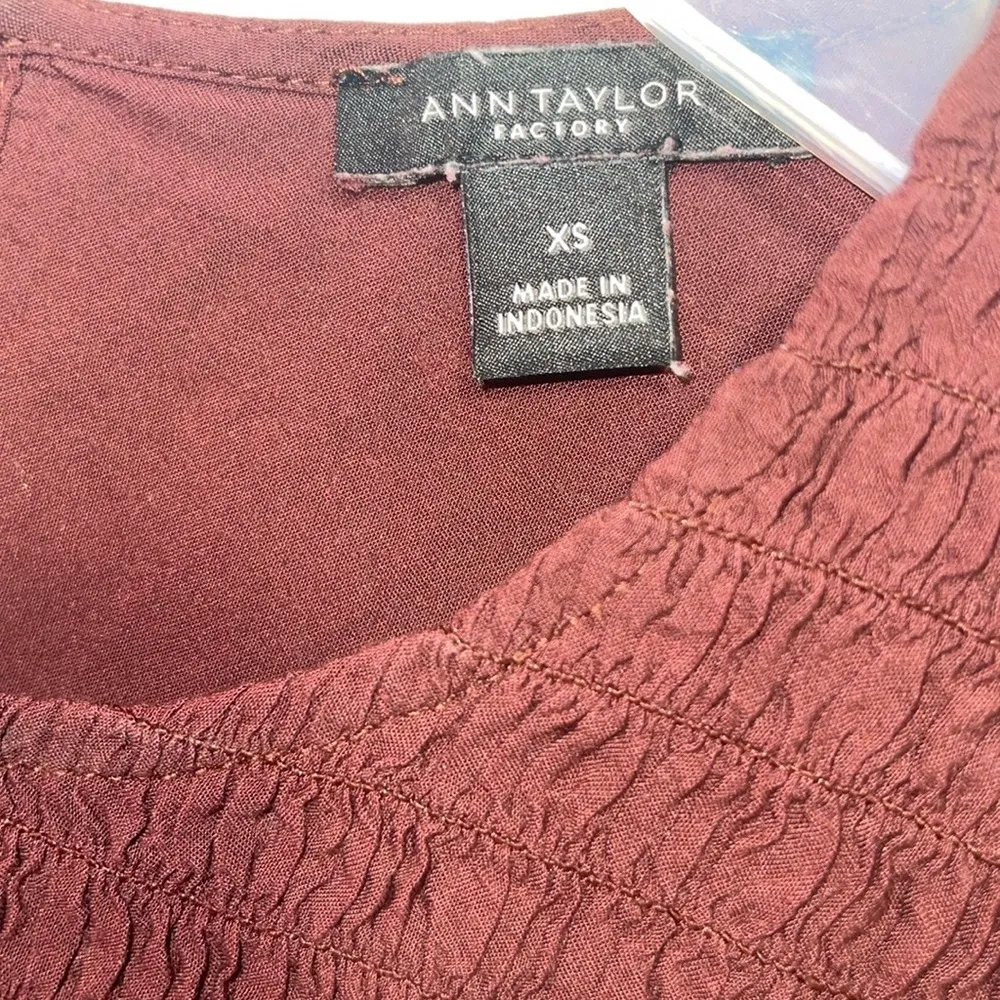 Ann Taylor Women’s Burgundy Flowy Balloon Sleeve Blouse Size XS - Image 3