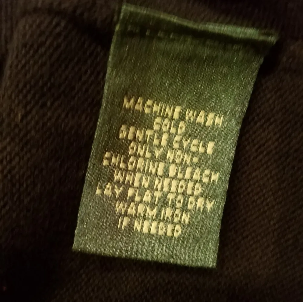 Ralph Lauren Pull Over V-neck Sweater Size Small - Image 5