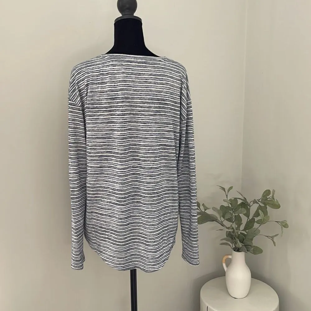 GAP Long Sleeve Top. Women’s Size Medium‎ - Image 4