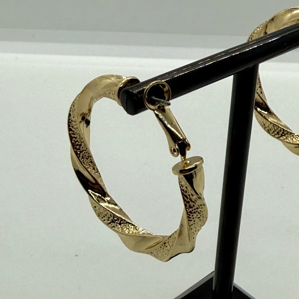 Daisy Fuentes Textured Gold Twist Earrings - Image 4