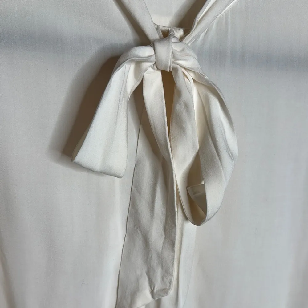 Levi’s Button-Up Blouse with Bow Tie Cream Size Medium - Image 4