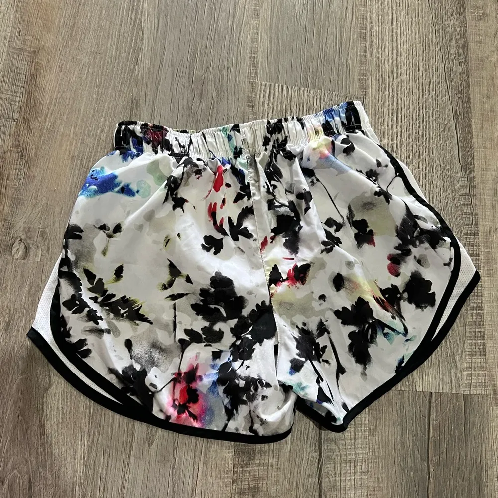 Nike Tempo running shorts! - Image 3