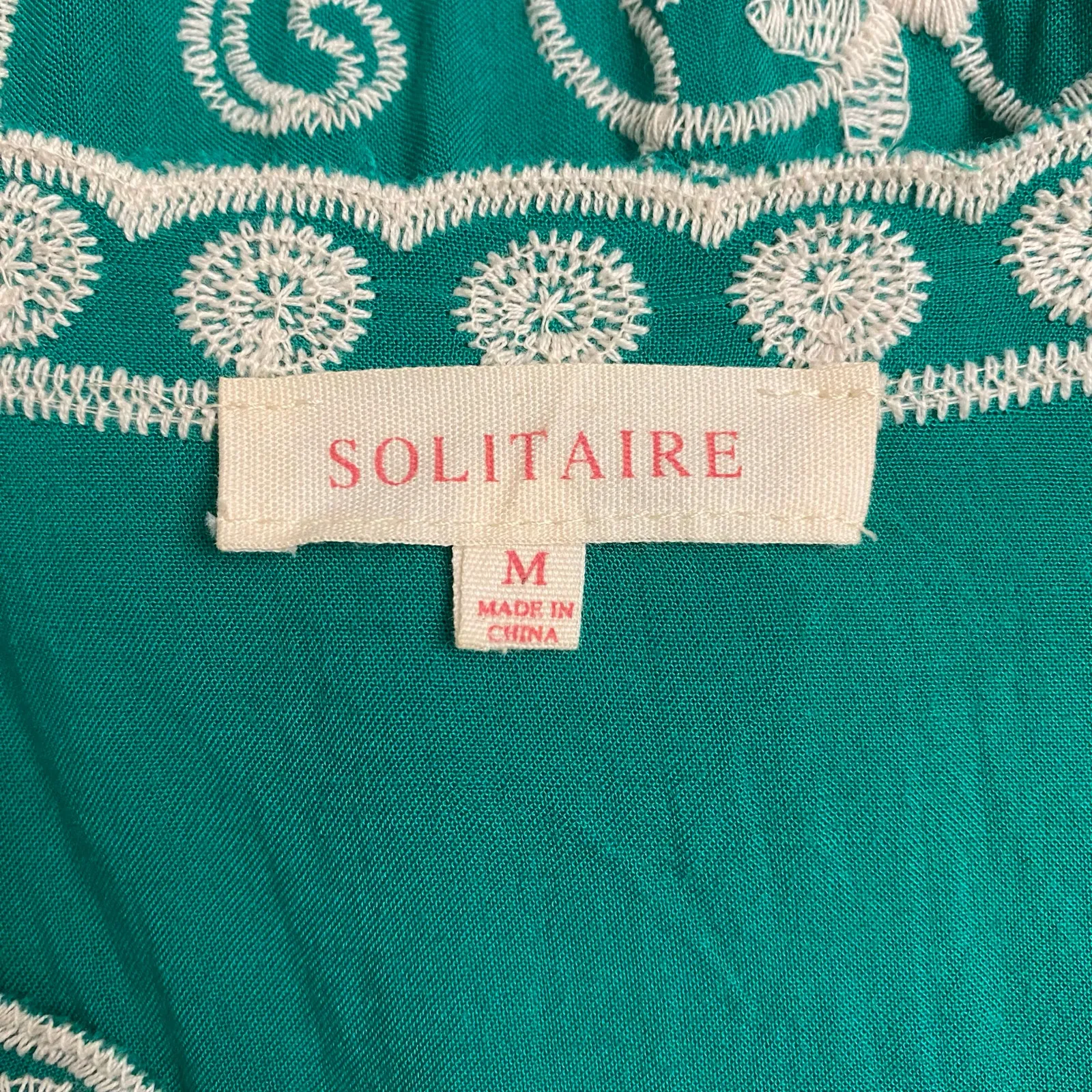 Solitaire Boho Emerald Green Embroidered Floral Cold Shoulder Top Size M Boho‎ - Image 2