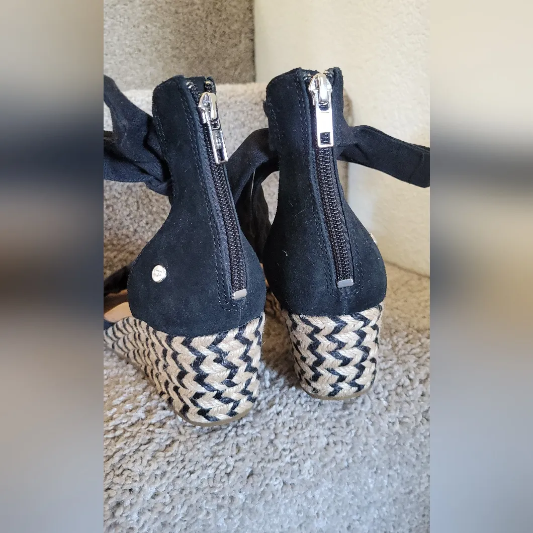 UGG Yarrow Black espadrille Wedge Sandals size 8 - Image 5
