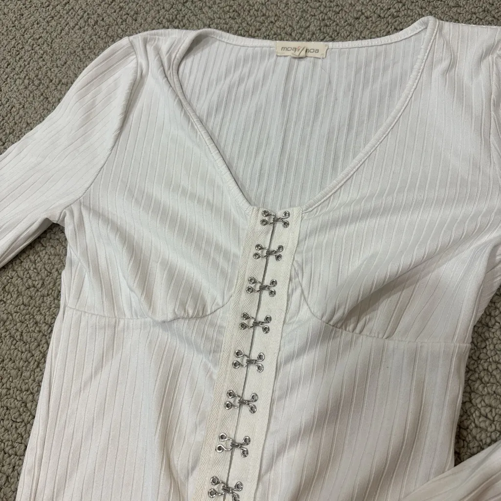 Moa Moa White Long Sleeve Blouse with Button Detail - Image 2
