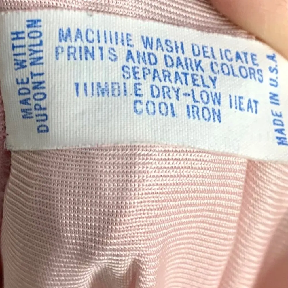 Vintage 70s Vanity Fair Pink Tricot Nylon Embroidered Floral Nightgown Size 36 - Image 9