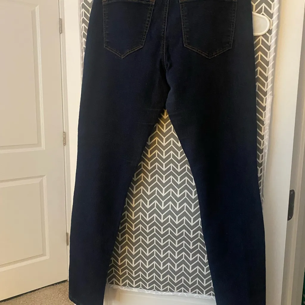 Forever 21 Skinny Jesns Size 4 Stretchy Soft Denim - Image 2