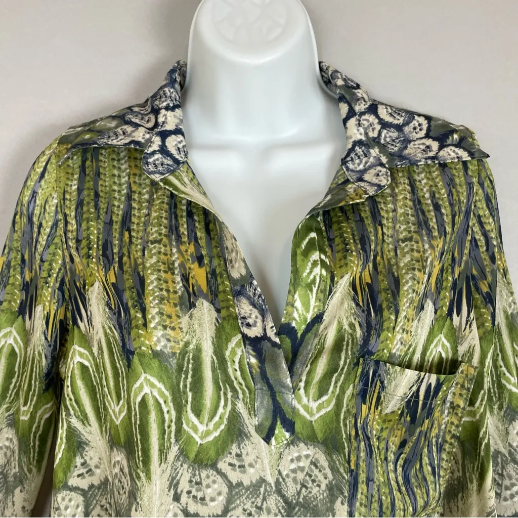 Olivia Moon Top Feather Pattern Women Size Petite XS Green Gray Blouse Shirt - Image 3