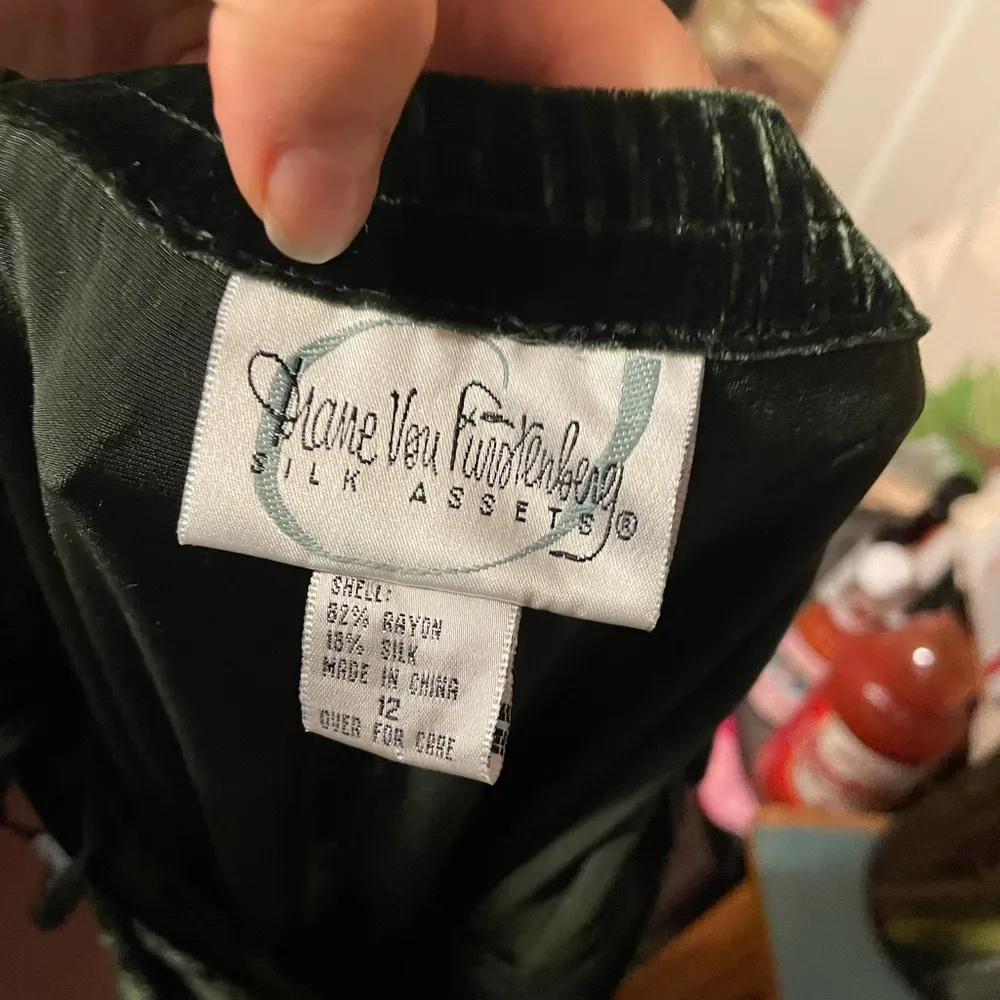 DIANE VON FURSTENBERG SILK ASSETS GREEN VELOUR VINTAGE PANTS - Image 6