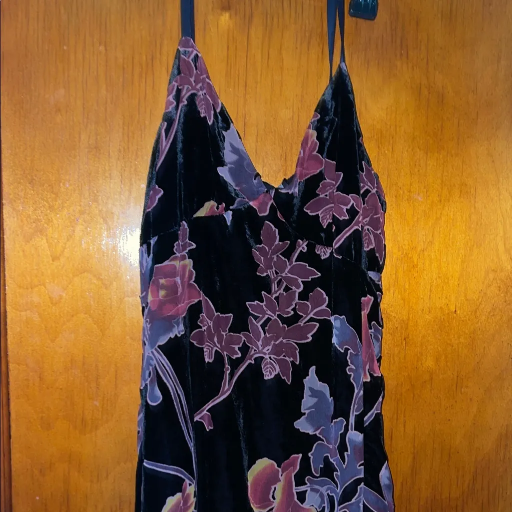 Rachel Zoe Elegant Black Floral velvet Dress size 4 - Image 3