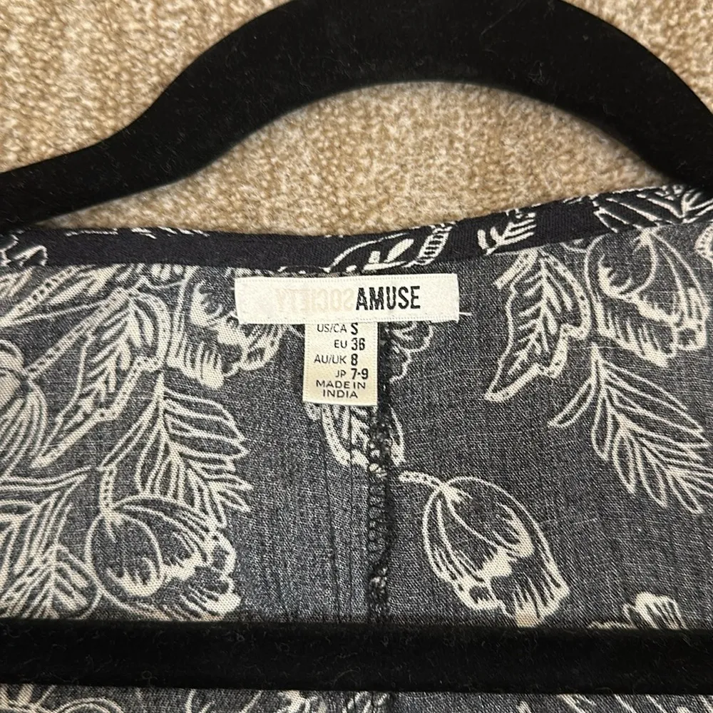 Amuse Society Longsleeve Cropped Deep V-Neck Beach Summer Floral Women Top Small - Image 5