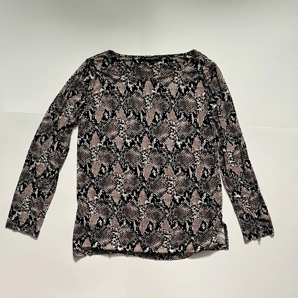 Mario Serrani Black and Tan Long Sleeve Blouse - Image 8