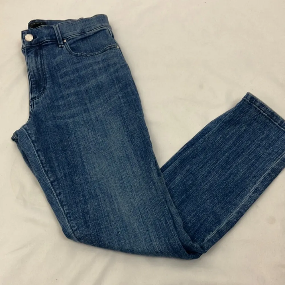 Ann Taylor Petite Classic Straight leg Blue Denim Jeans Woman’s size 2 petite - Image 6