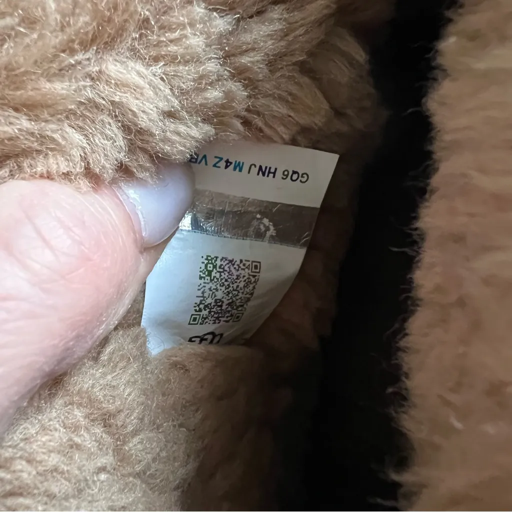 NWOB UGG Classic Ultra Mini Alpsey Boots in Chestnut Brown - Image 10