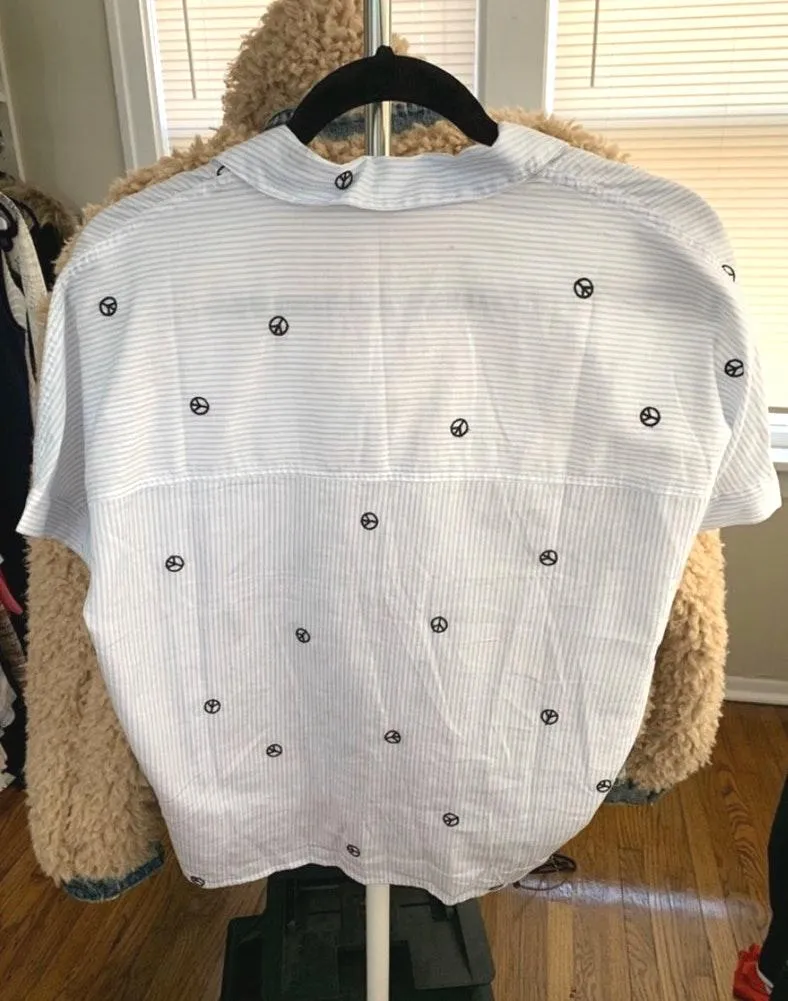 Made Well Peace Sign Shirt - Image 3