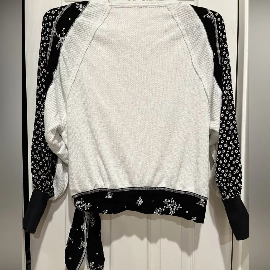 Free People Black and White Floral Blouse - Image 3