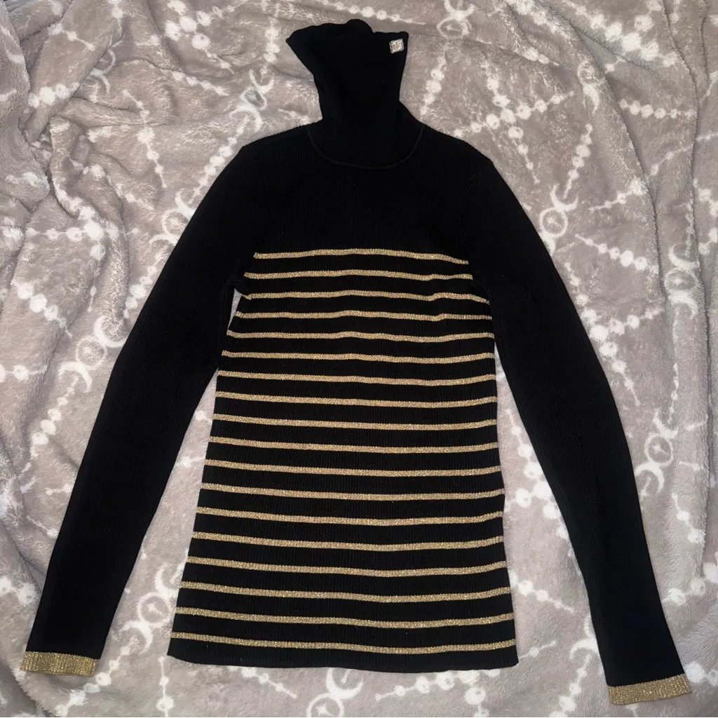Ralph Lauren Black and Gold Women's Turtleneck Sweater - Image 2