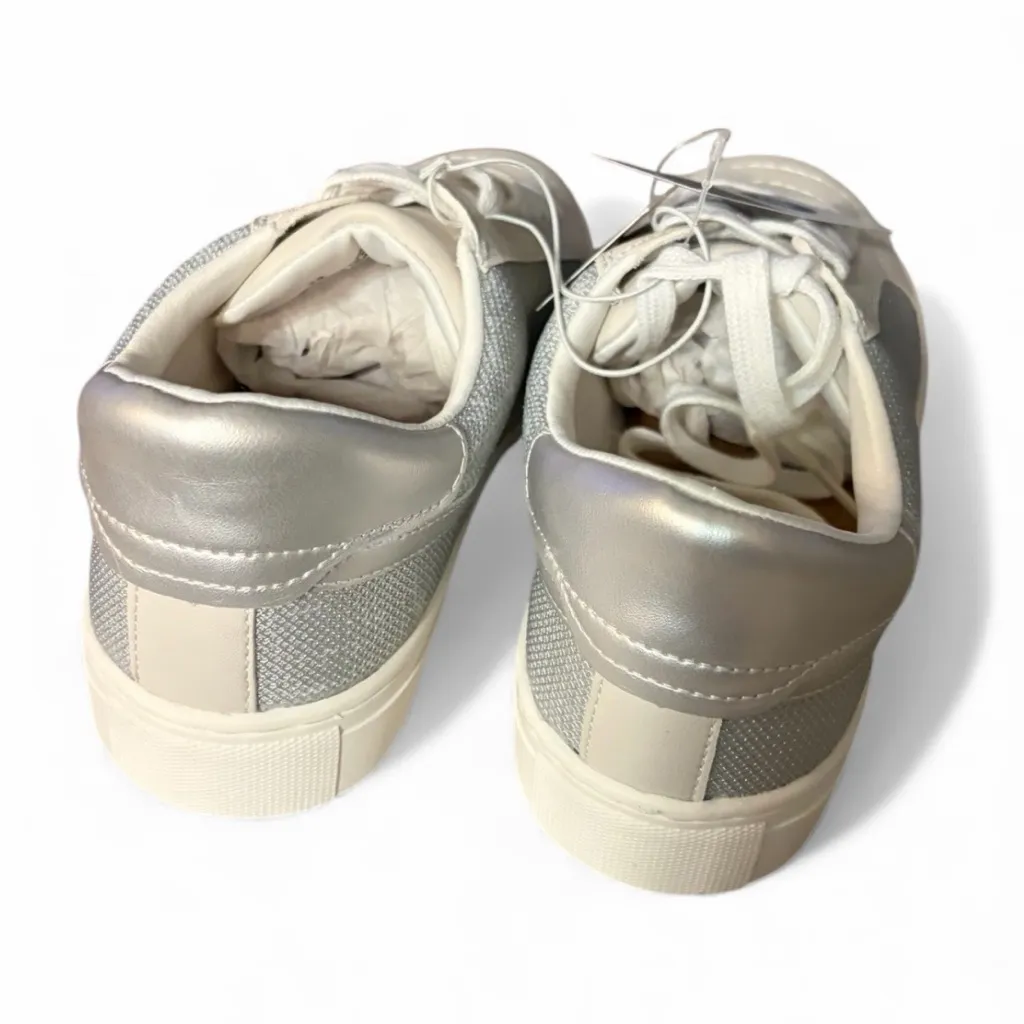 Universal Threads Women’s Silver Brittin Memory Foam Sneakers Size 12 NWT - Image 4