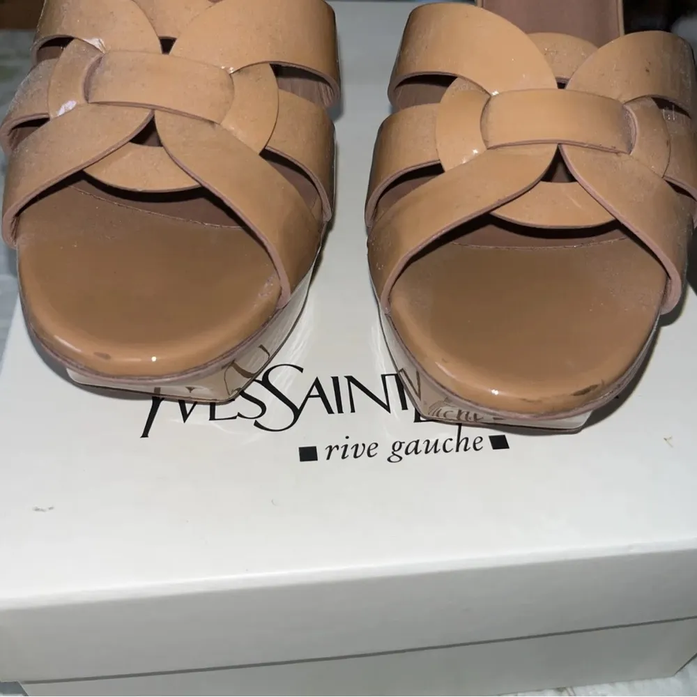 Yves saint laurent heels 8.5 worn once - Image 5