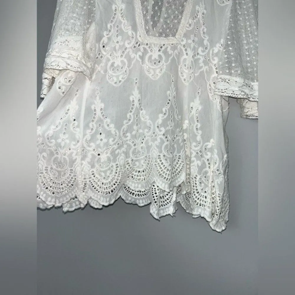 Zara White Embroidered Lace Eyelet Flutter Sleeved Blouse Size XS - Image 3