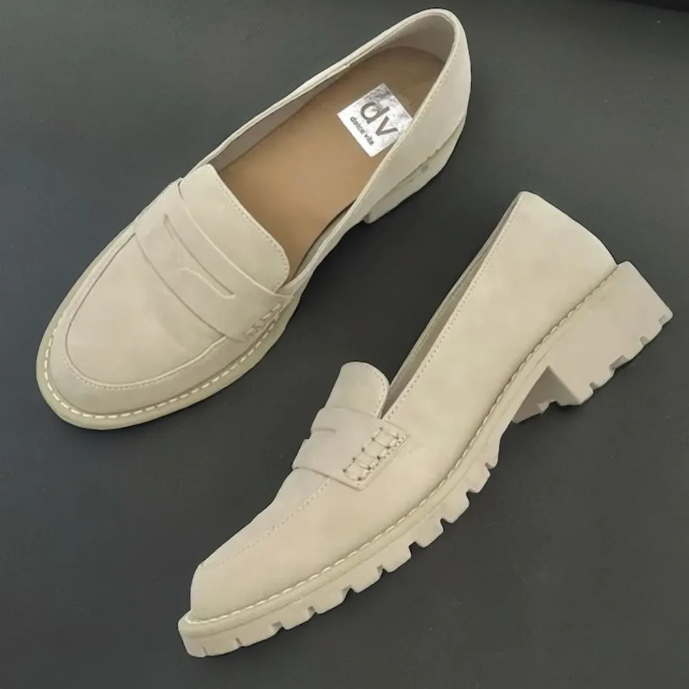 NEW DV Dolce Vita Catalina Lug Sole Loafer Light Taupe Faux Suede Tan Size 9 - Image 2