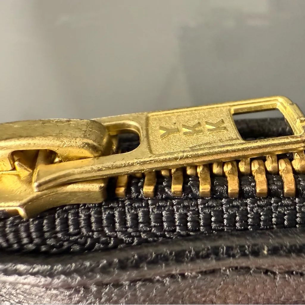 Alice Noon Black Leather Cosmetic Small Zip Bag - Image 5