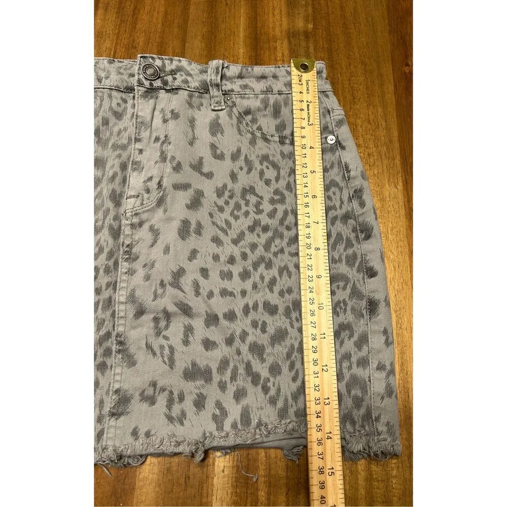 KanCan Women's Gray Leopard Print Denim Mini Skirt Size Medium Gray - Image 10