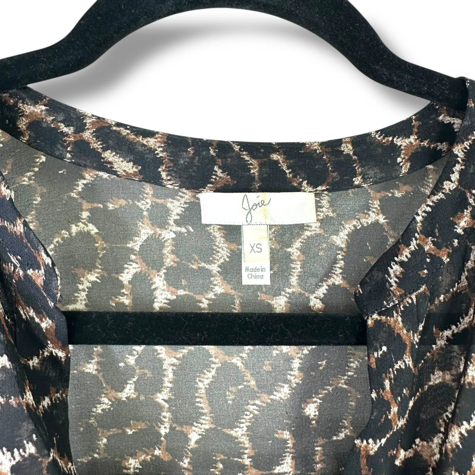 Joie Adana Leopard Print Silk Sheer Chiffon V-Neck Double Front Pocket Blouse XS - Image 4