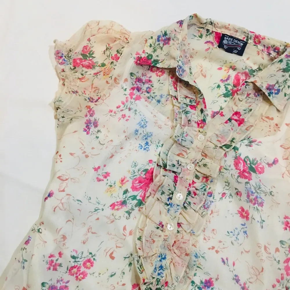 Bare Denim Floral Ruffled Top with attached cami Size XS - Image 3