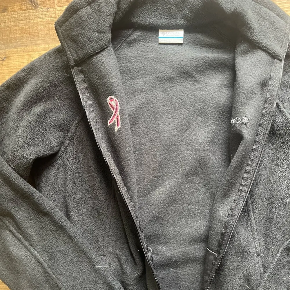 Columbia Women’s BLack Fleece Full Zip W/ Breast Cancer Ribbon Sz Small - Image 3