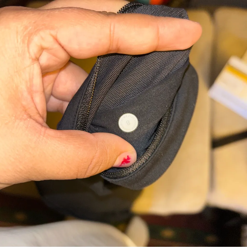 Lululemon Speed Up Short Long *4" Updated Fit
Black - Image 6