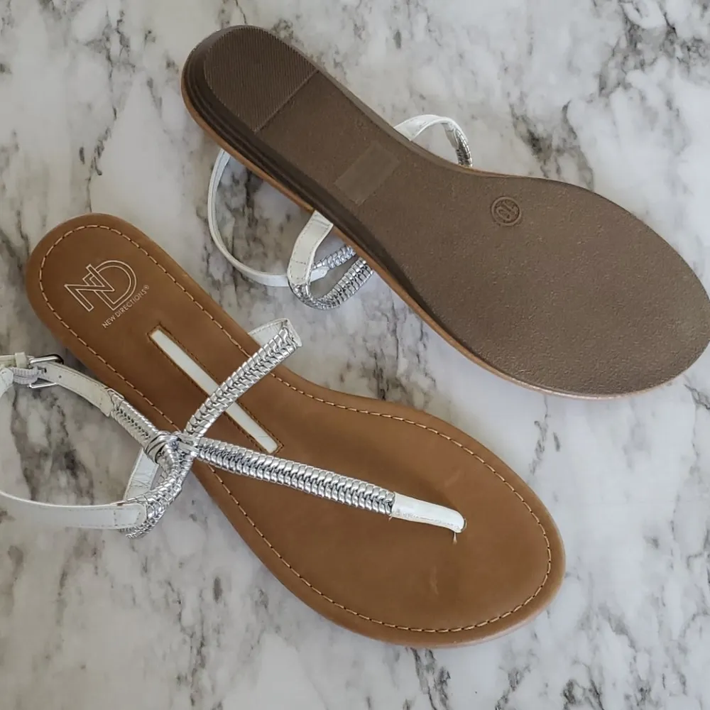 new directions split toe sandals size 10 - Image 5