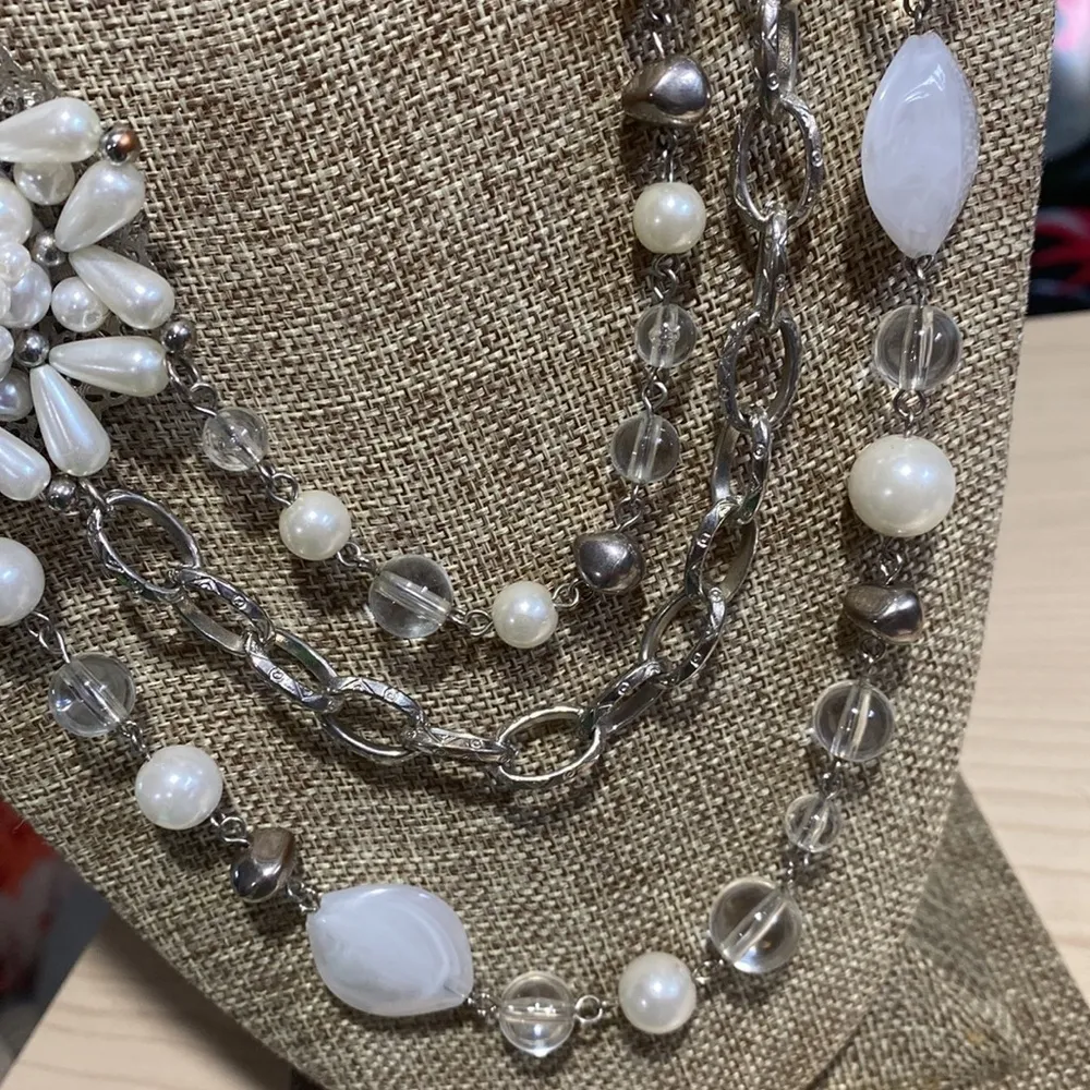 Floral‎ beaded necklace plastic beads layered adjustable - Image 3