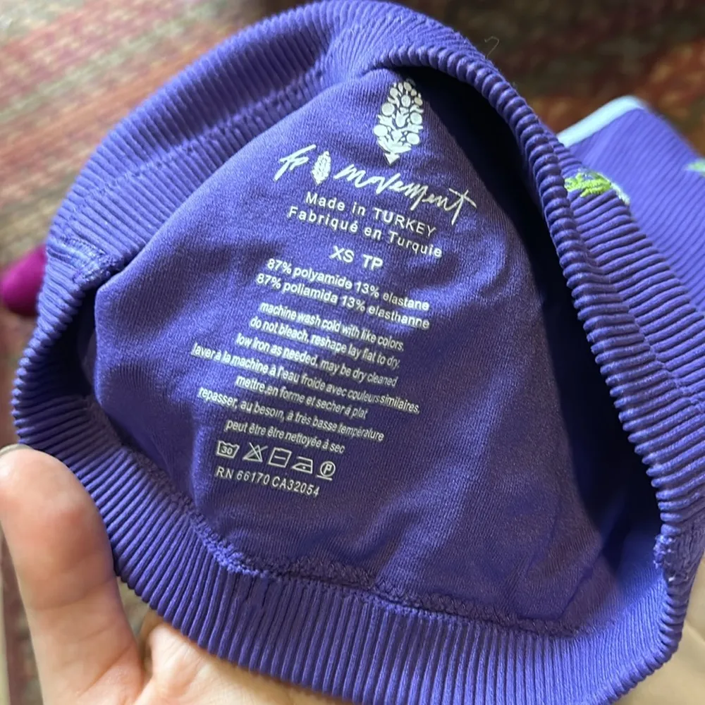 FREE PEOPLE MOVEMENT PURPLE SEAMLESS EMBROIDERED FLOWER V NECK SPORTS BRA - Image 4