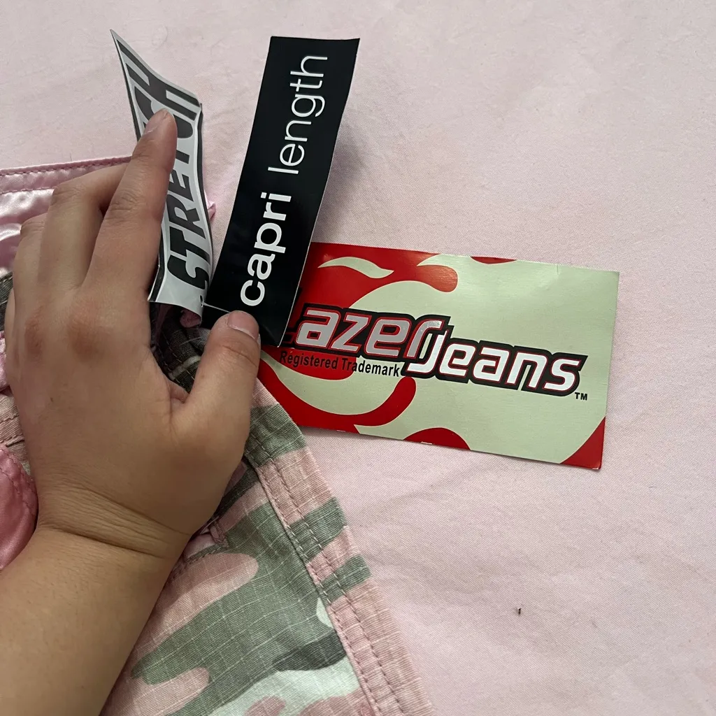 Deadstock Y2K Pink and Green Camouflage Cargo Pants Size undefined - Image 4