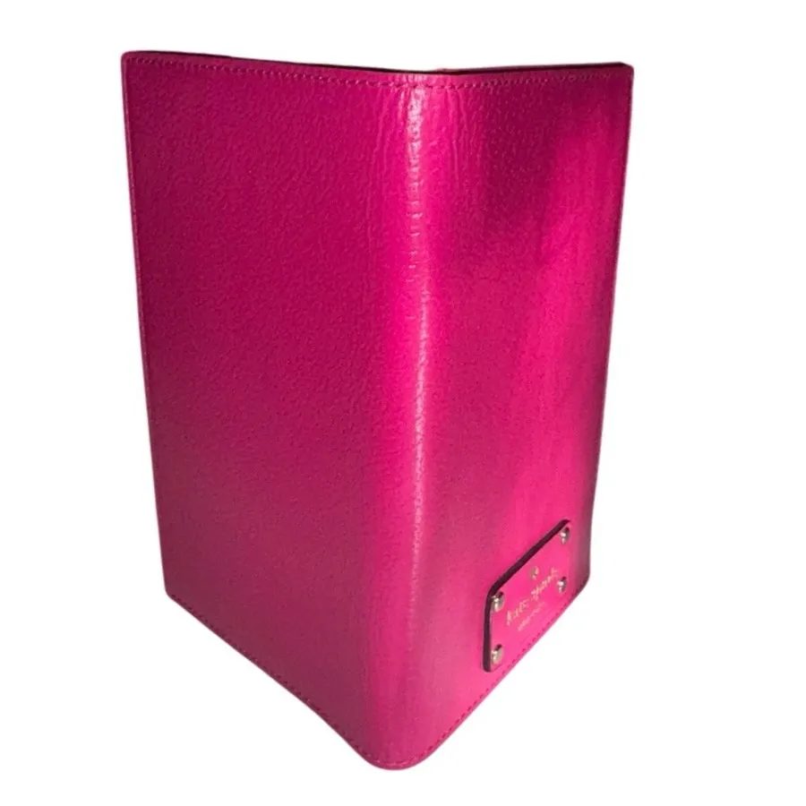KATE SPADE Wellesley Passport Holder in Fuchsia Pink Leather, New without Tag - Image 6